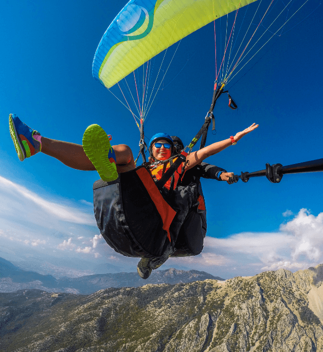 Tandem paragliding in Morocco flying over the Atlantic coast